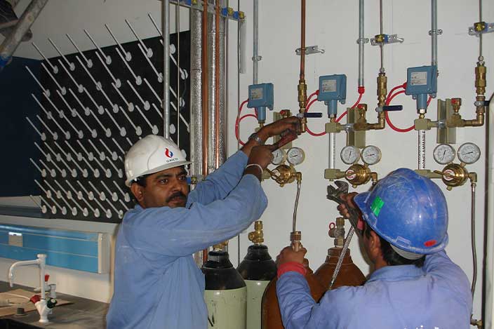 Our services team in maintenance duty 